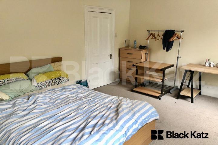 Rent is inclusive of Gas, Electricity, Internet & Water Rates & Council Tax  Wansey Street, London Bridge